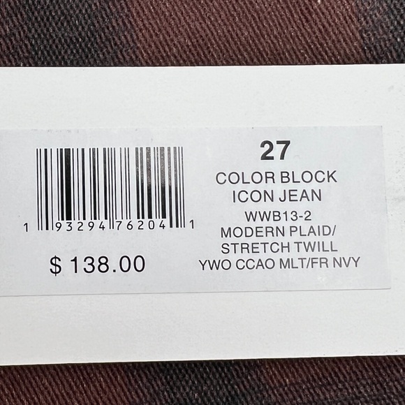 WEWOREWHAT - Color Block Icon Jeans - Picture 15 of 15